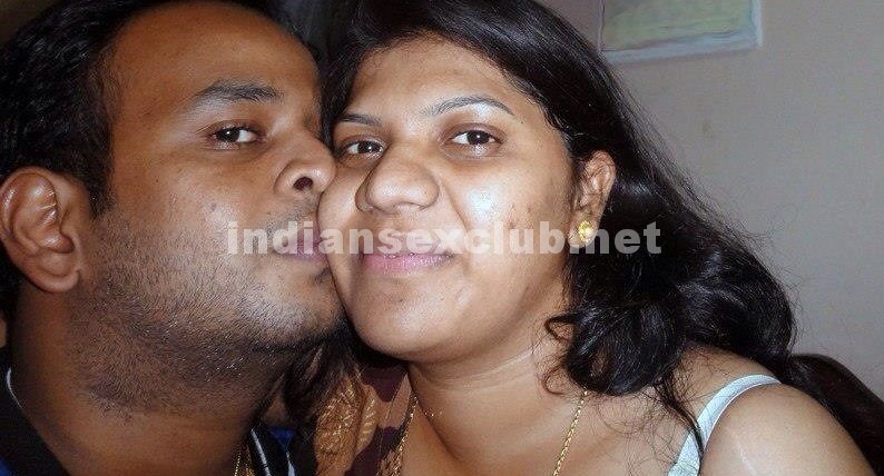 desi-indian-village-couple-kissing-photo-1 desi-indian-village-couple-kissing-photo-1 | FuckDesiGirls.com ...