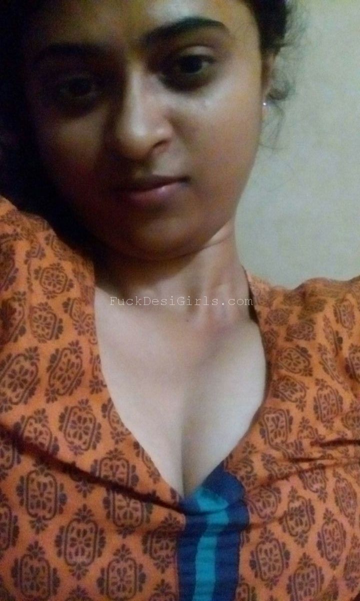 nude-desi-bhabhi-closeup-boobs