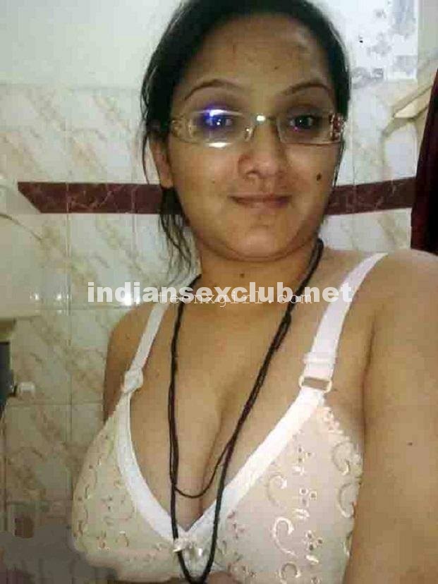 Hot Indian Mahima bhabhi Hot naked