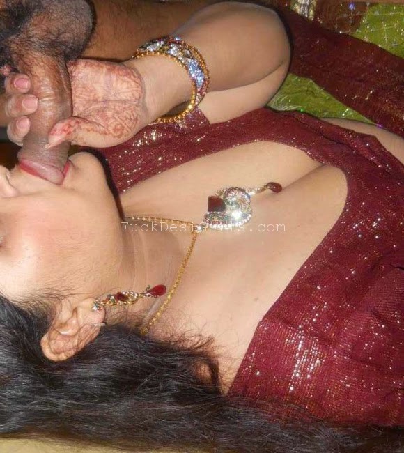 Nude Desi Bhabhi Sucking